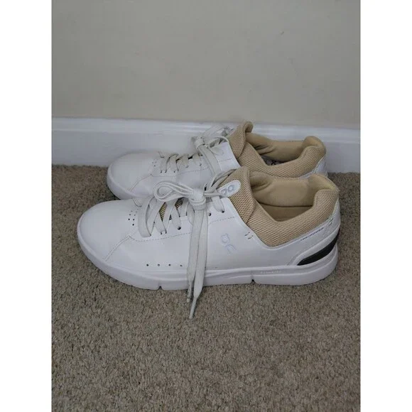 On Womens The Roger Advantage White Running Shoes Sneakers Size 10 - Picture 1 of 14